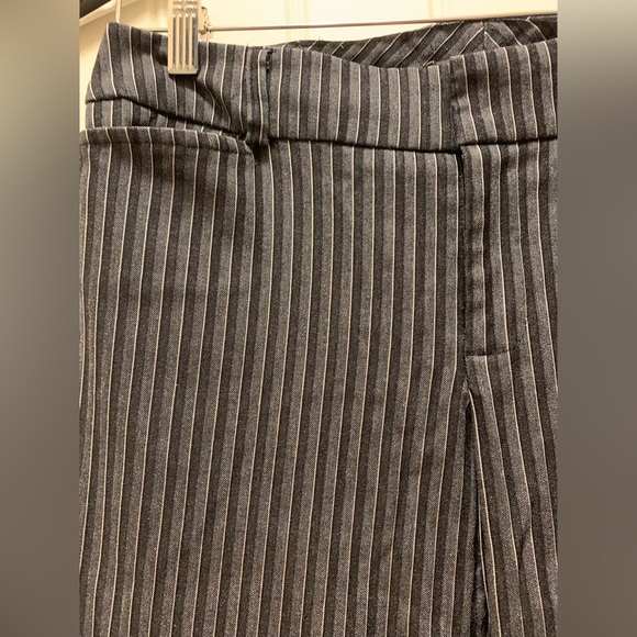 Le Chateau Women’s Dress Pants - Picture 2 of 4